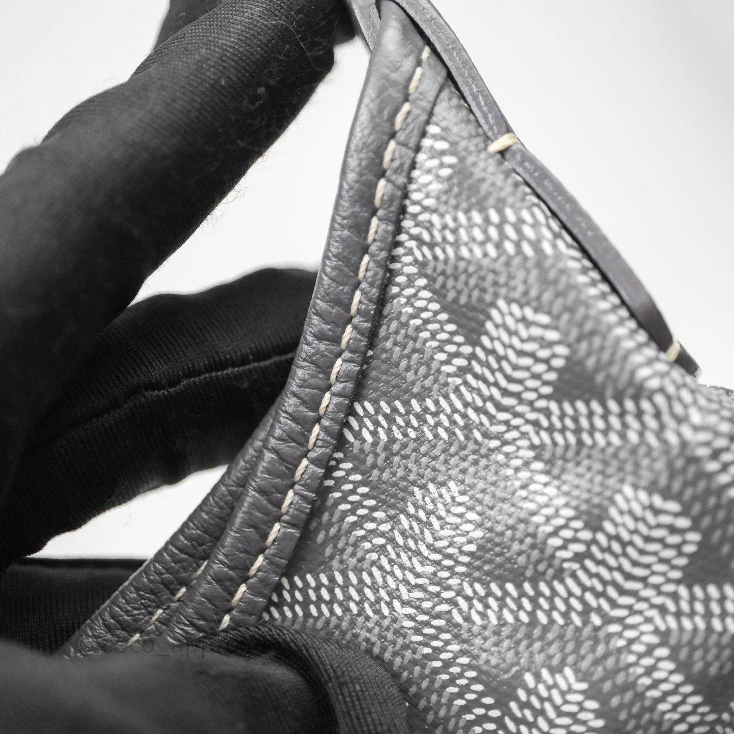 Goyard Bohème Hobo Bag Grey Goyardine Canvas Pink Heart