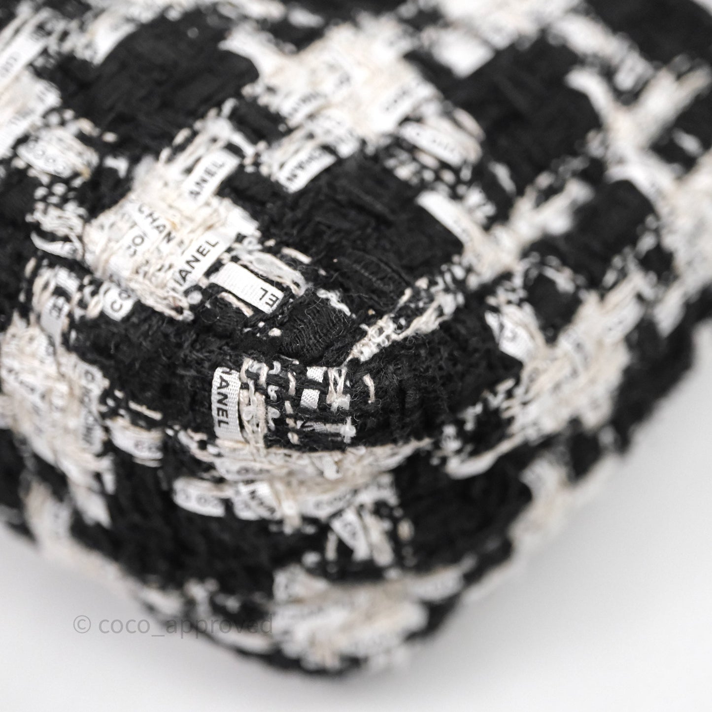 Chanel 19 Small Tweed Houndstooth Black & White Mixed Hardware