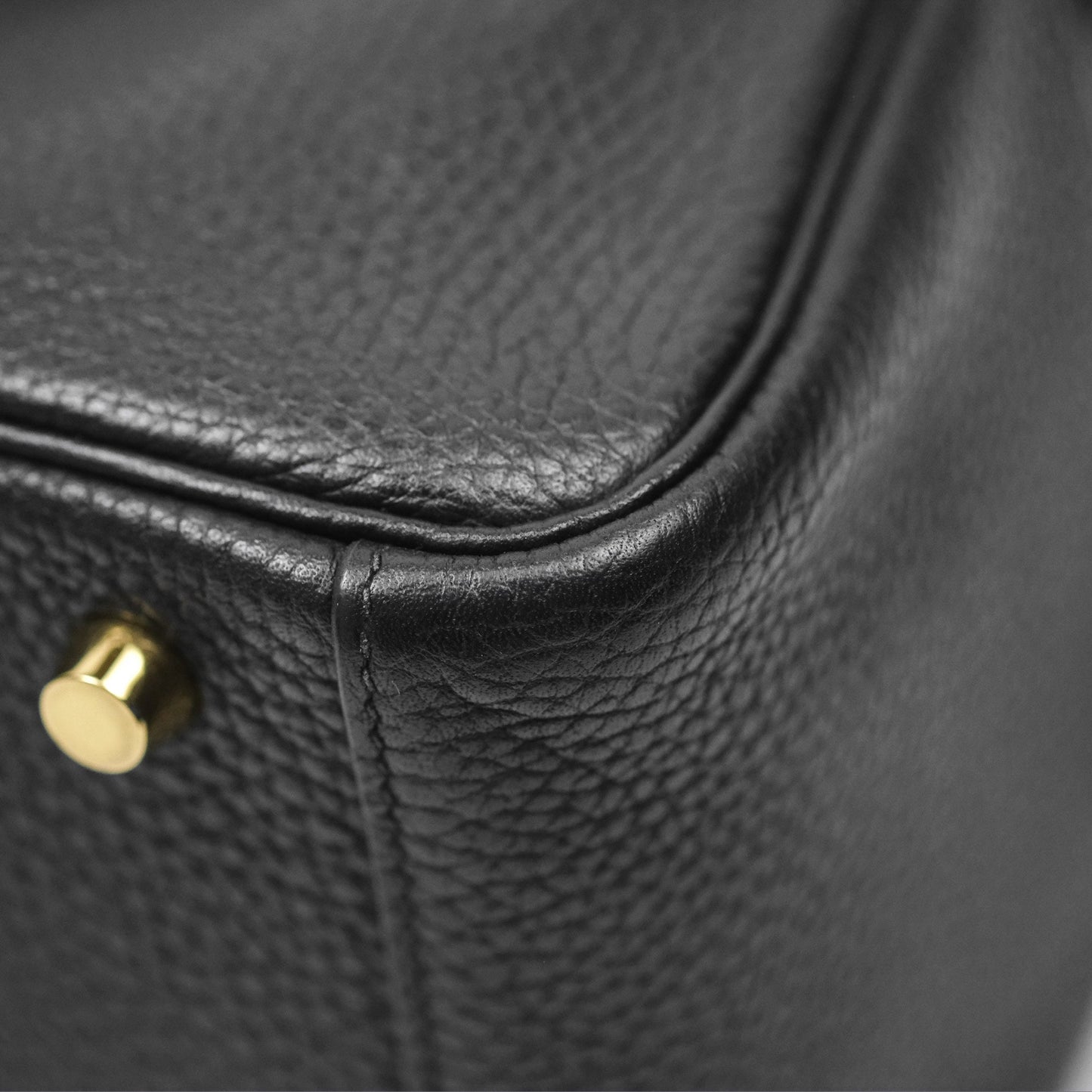 Hermès Lindy 26 Black Clemence Gold Hardware
