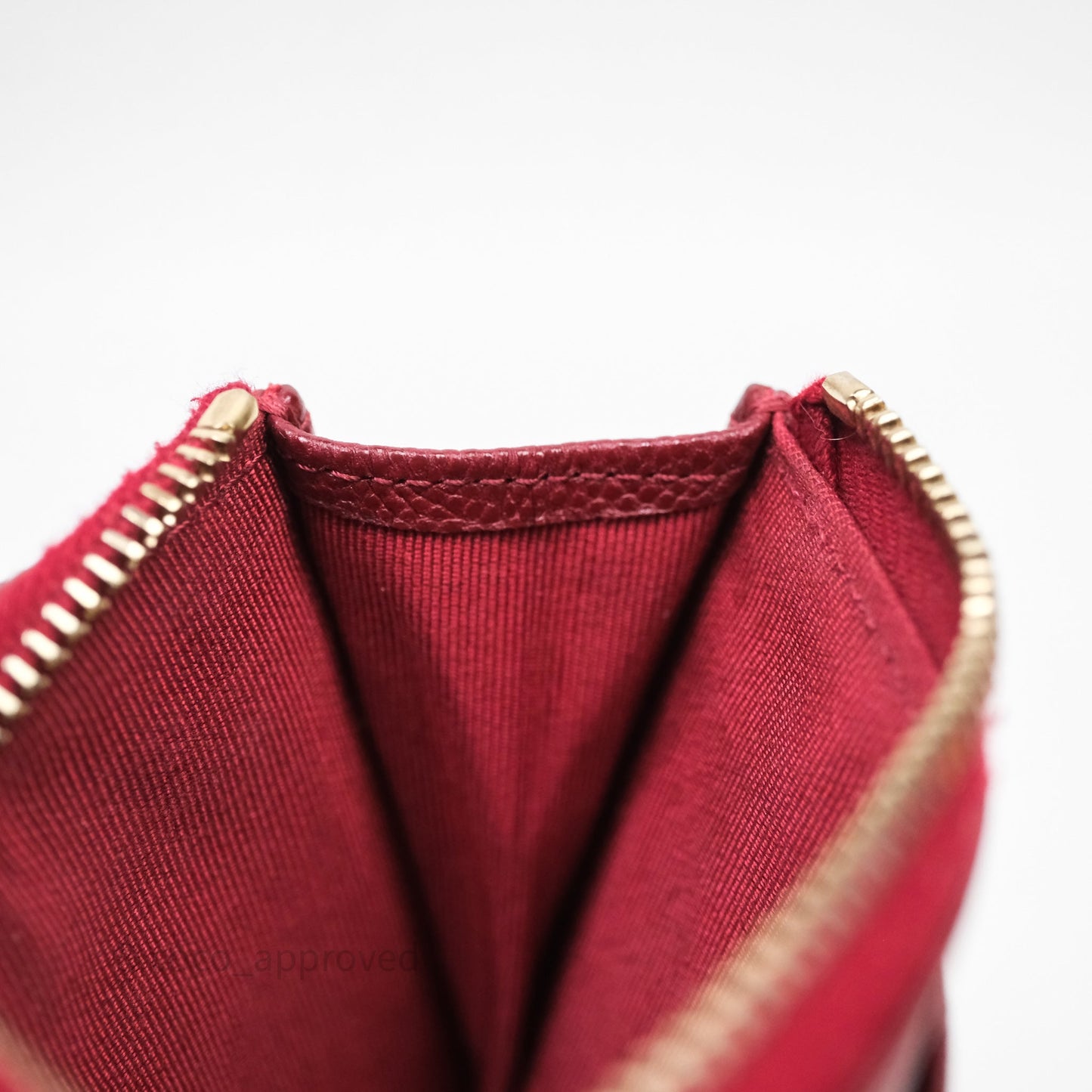 Chanel Classic Caviar Zipped Card Holder Burgundy Gold Hardware