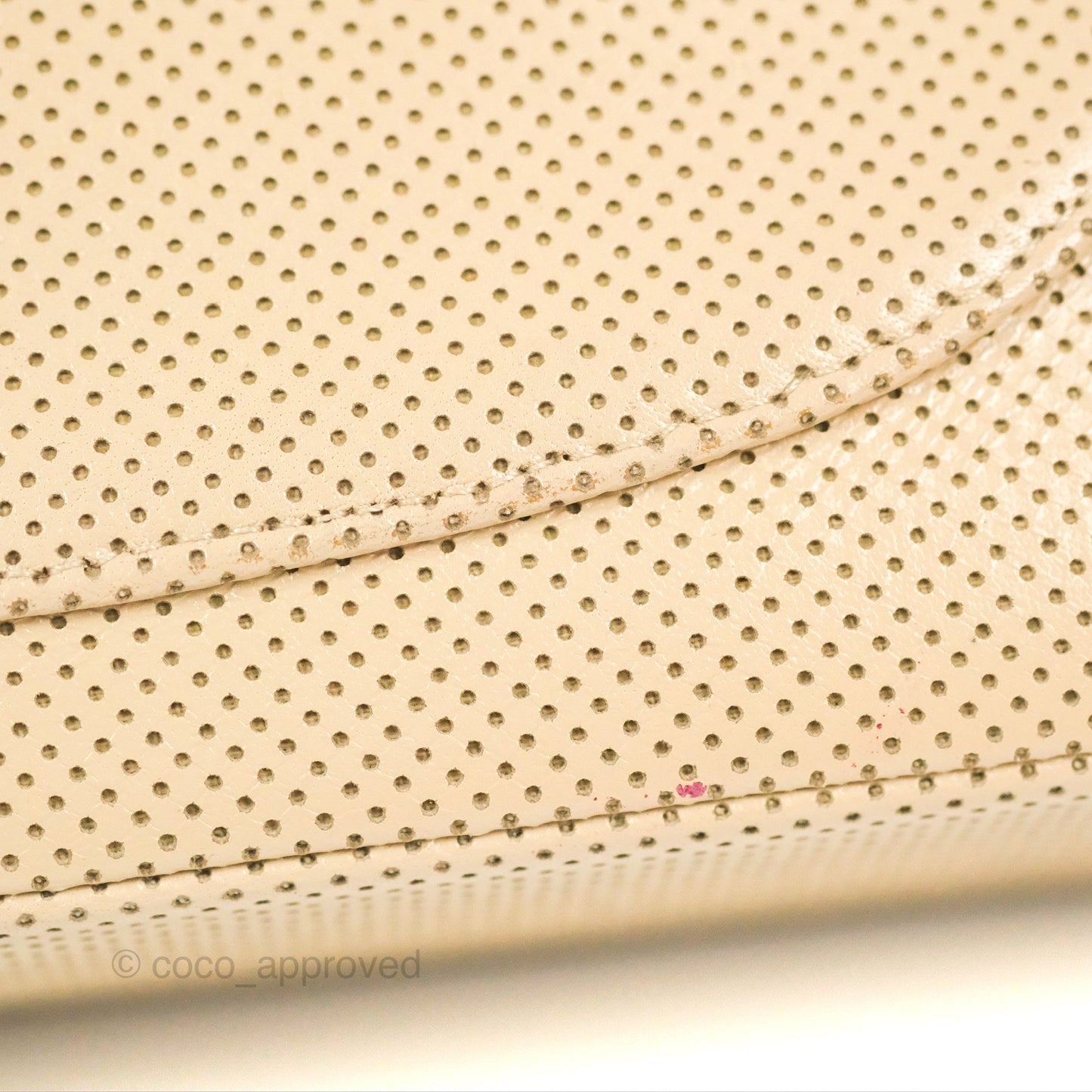 Chanel Vintage Medium Perforated Single Flap Beige/Red Matte Gold Hardware⁣⁣