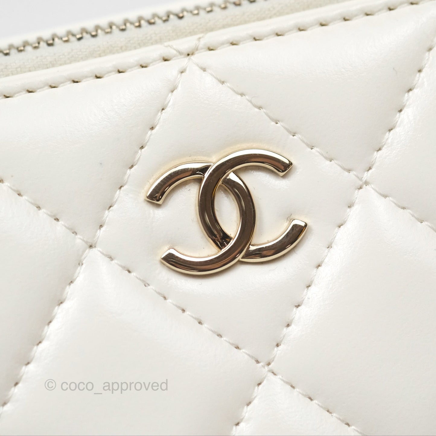 Chanel Top Handle Quilted Vanity Case White Shiny Lambskin Good Hardware