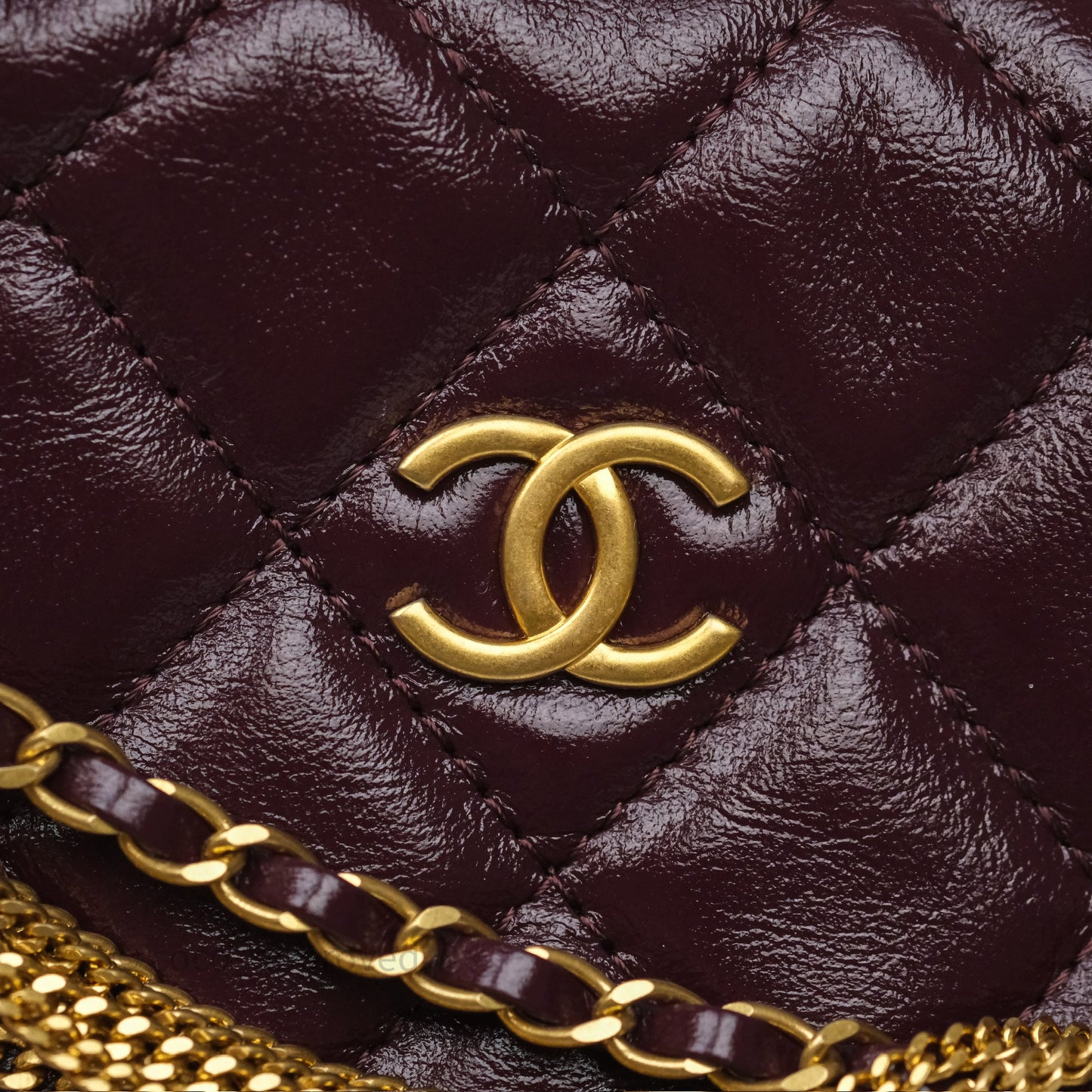 Chanel Mini Hobo Pouch Dark Burgundy Shiny Crumpled Calfskin Aged Gold Hardware