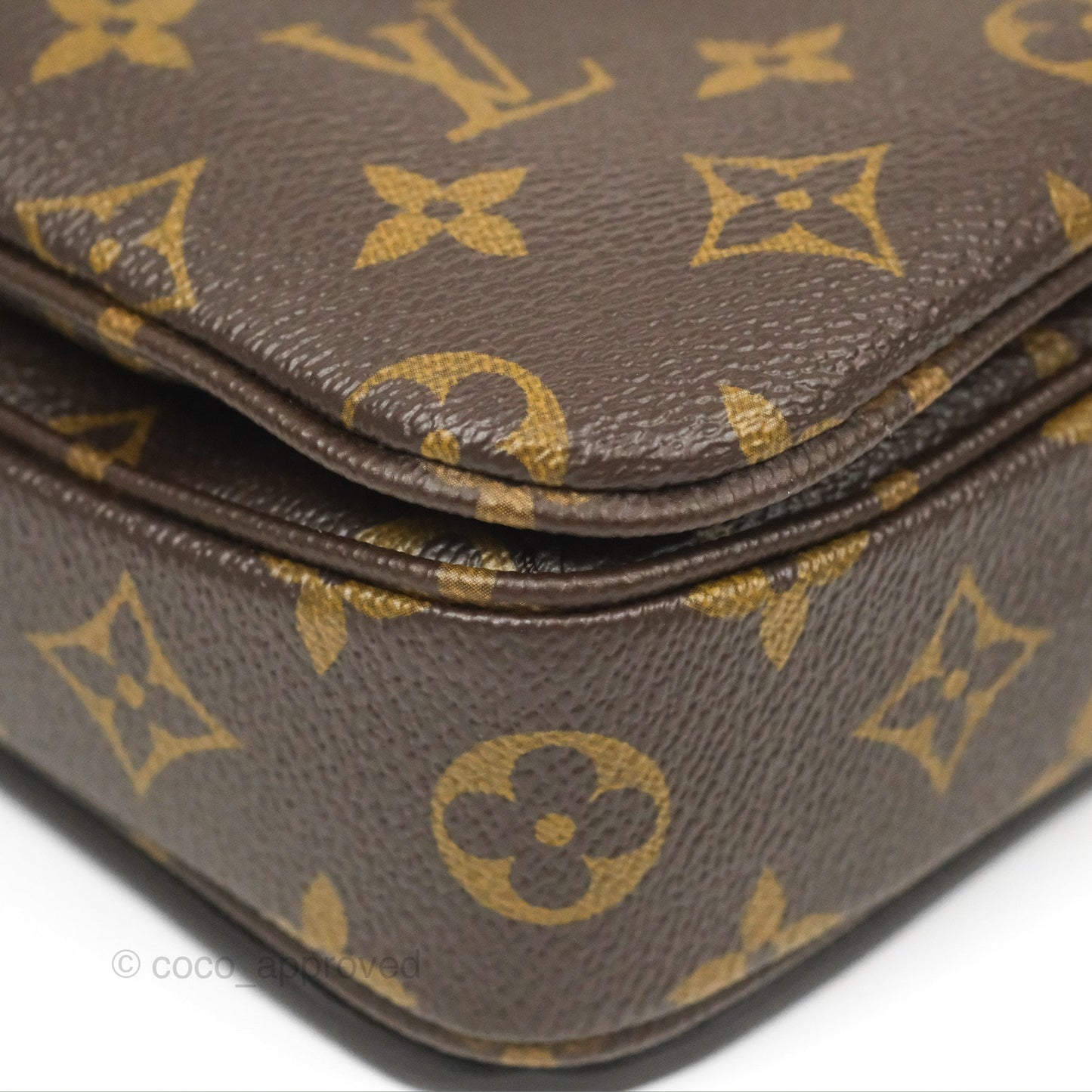 Louis Vuitton Pochette Metis Monogram