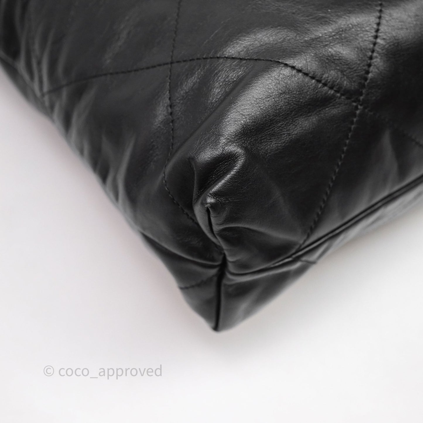Chanel 22 Bag Medium Black Crumpled Calfskin Aged Gold Hardware