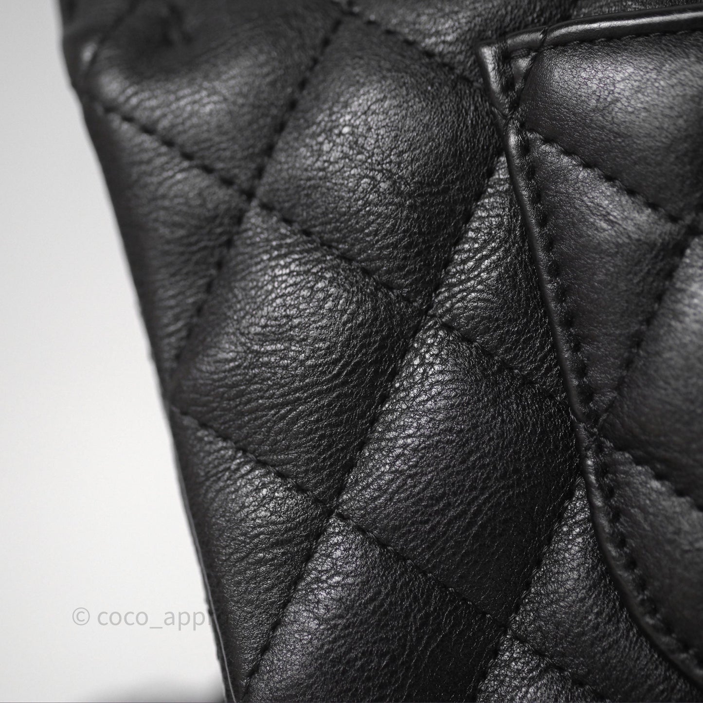 Chanel Classic Quilted M/L Medium Double Flap So Black Calfskin
