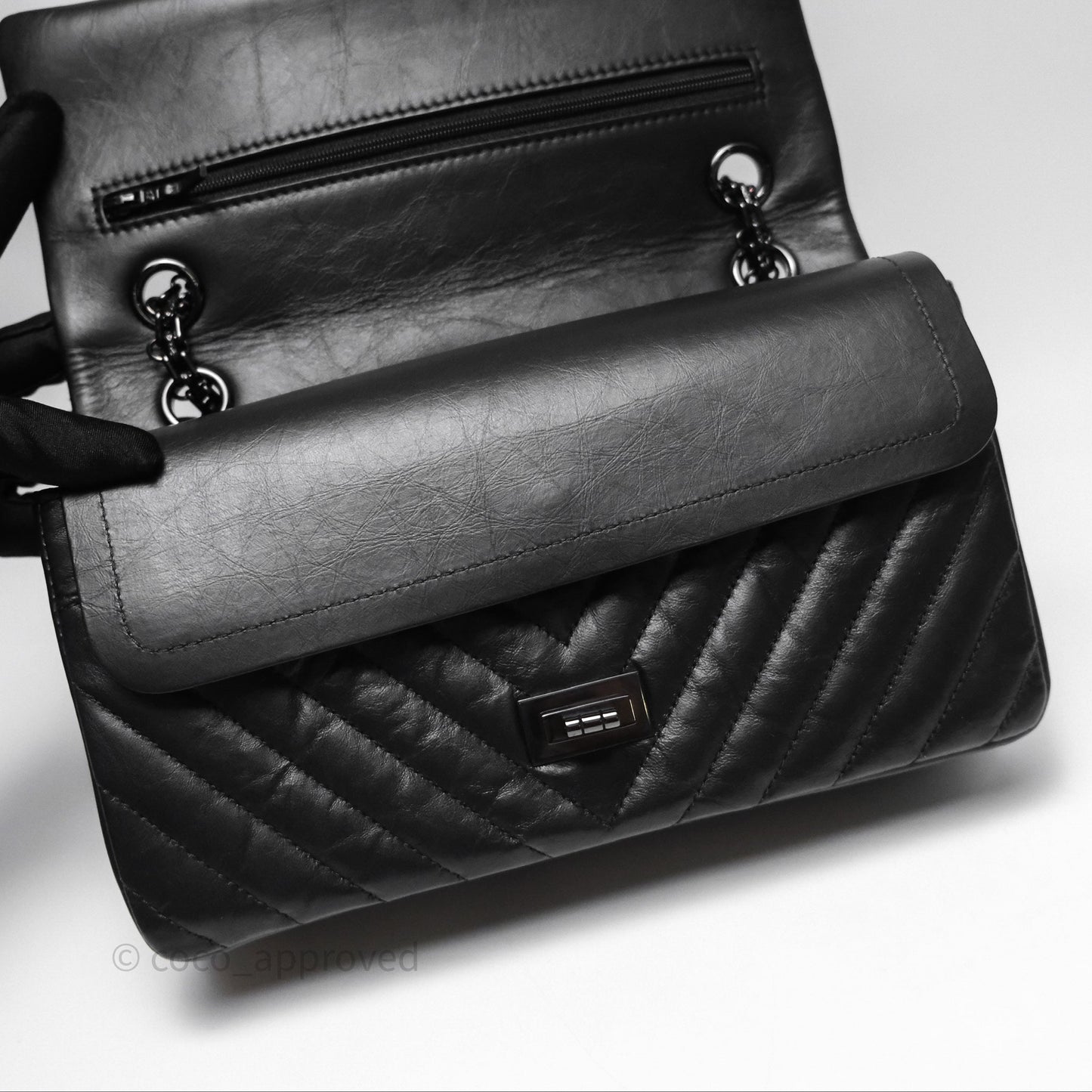 Chanel Reissue 225 Chevron Aged Calfskin So Black