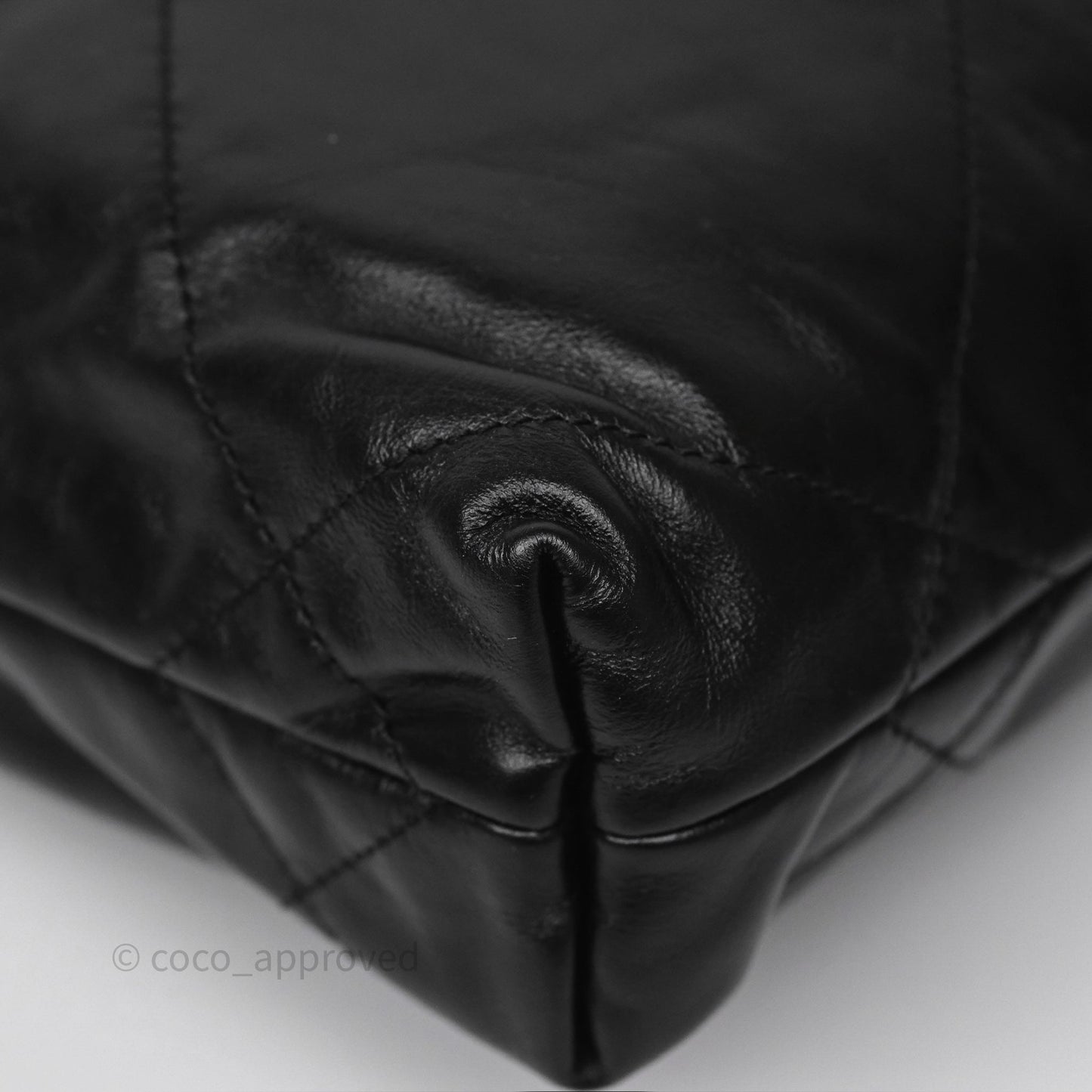 Chanel 22 Mini Bag Black Crumpled Calfskin Aged Gold Hardware