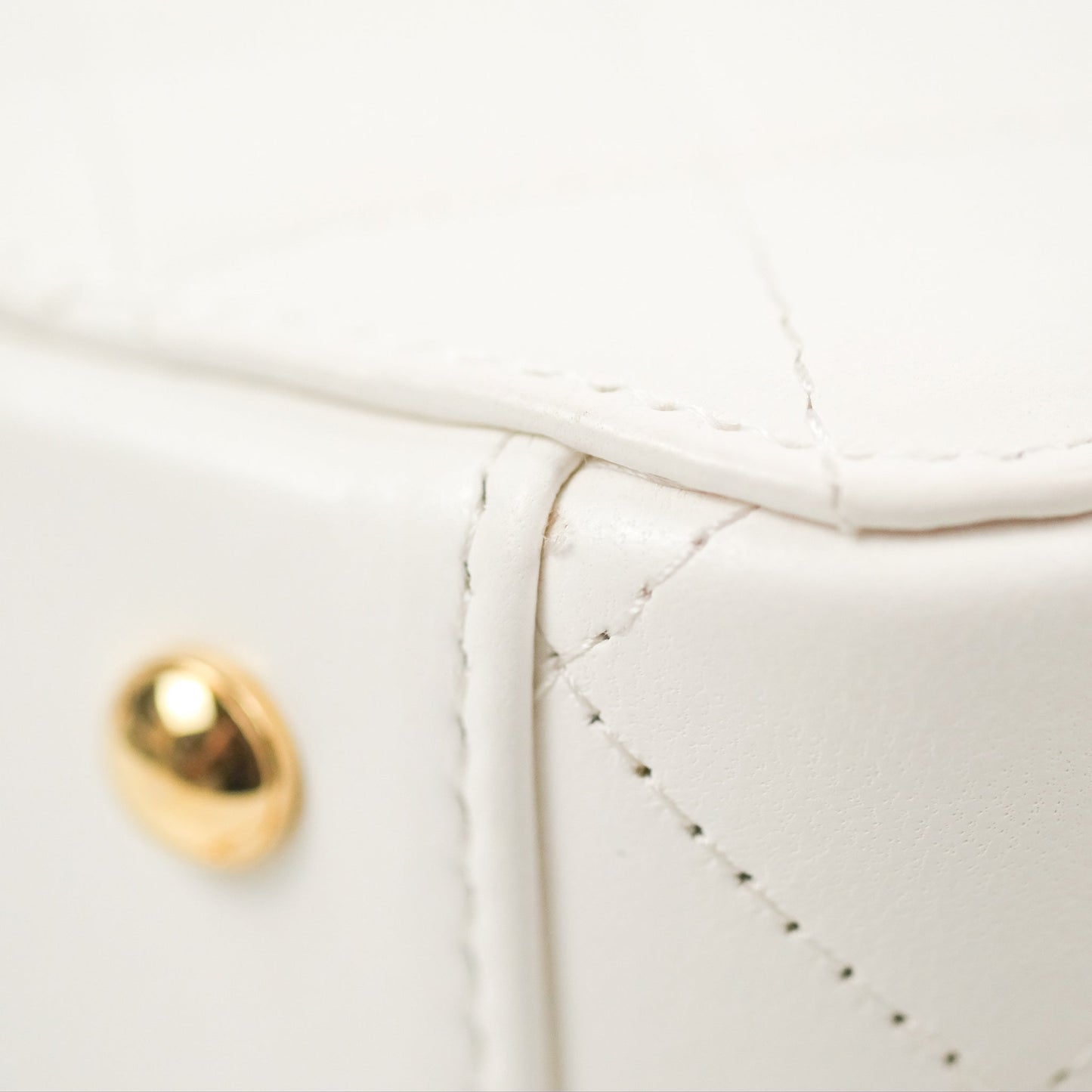 Chanel Small Clutch With Chain White Lambskin Gold Hardware 23C