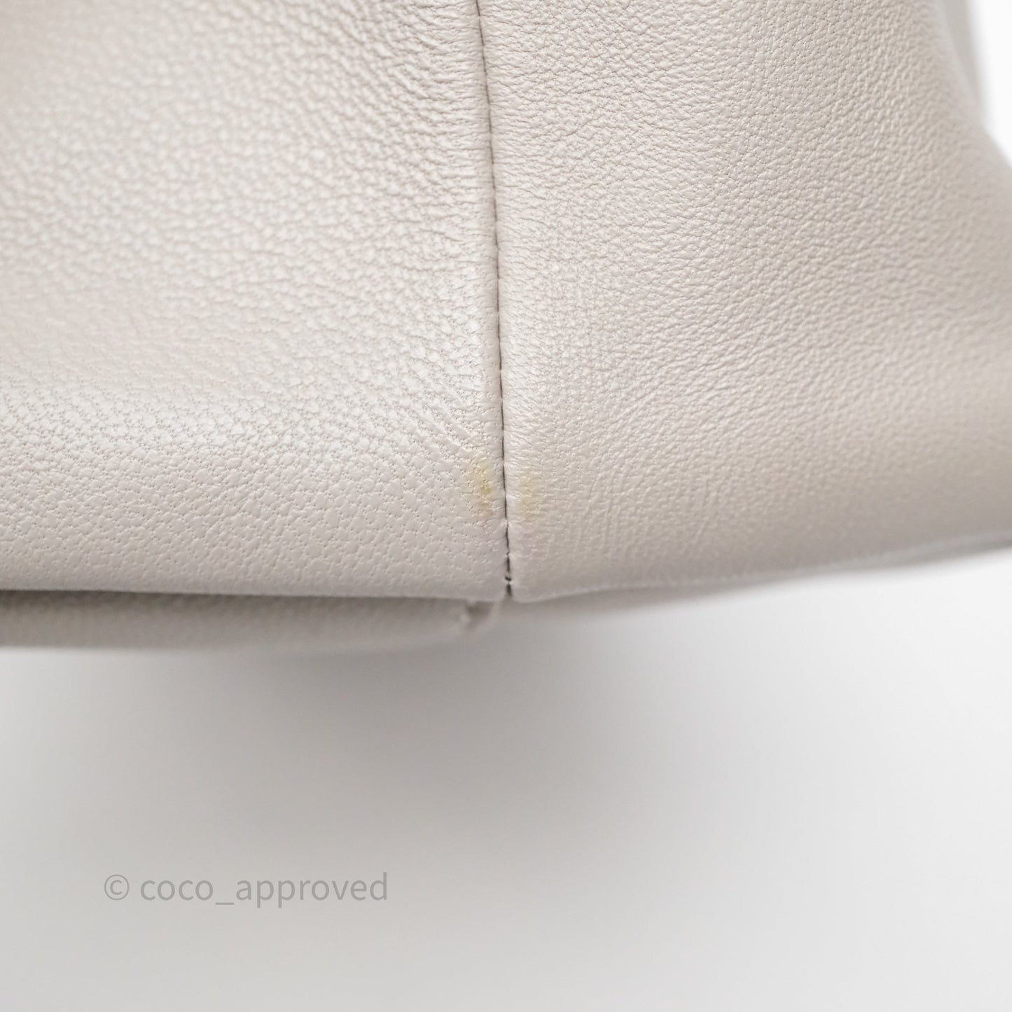 Loewe Medium Flamenco Purse in Mellow Nappa Lambskin Shell Grey