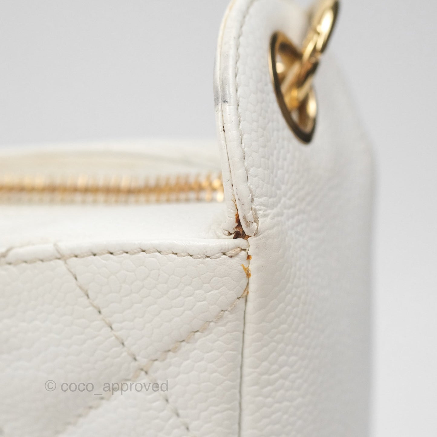 Chanel Vintage CC Quilted Shoulder Bag White Caviar Gold Hardware