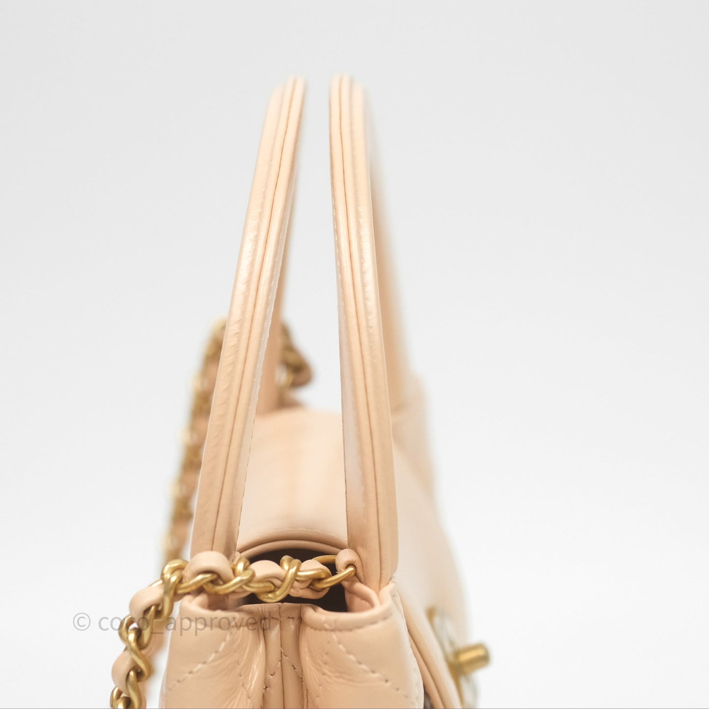 Chanel Kelly Bag Quilted Light Beige Shiny Crumpled Calfskin Aged Gold Hardware