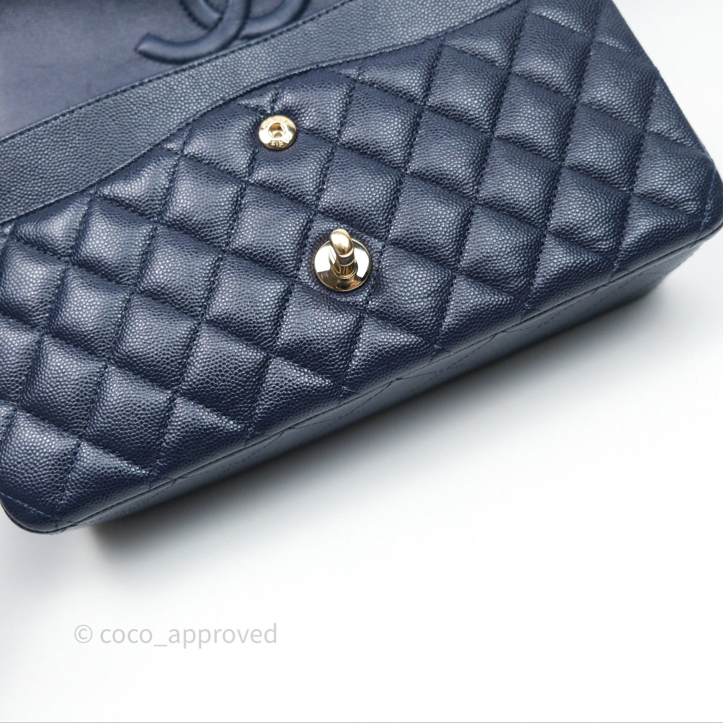 Chanel Classic M/L Medium Flap Quilted Navy Caviar Gold Hardware 21S