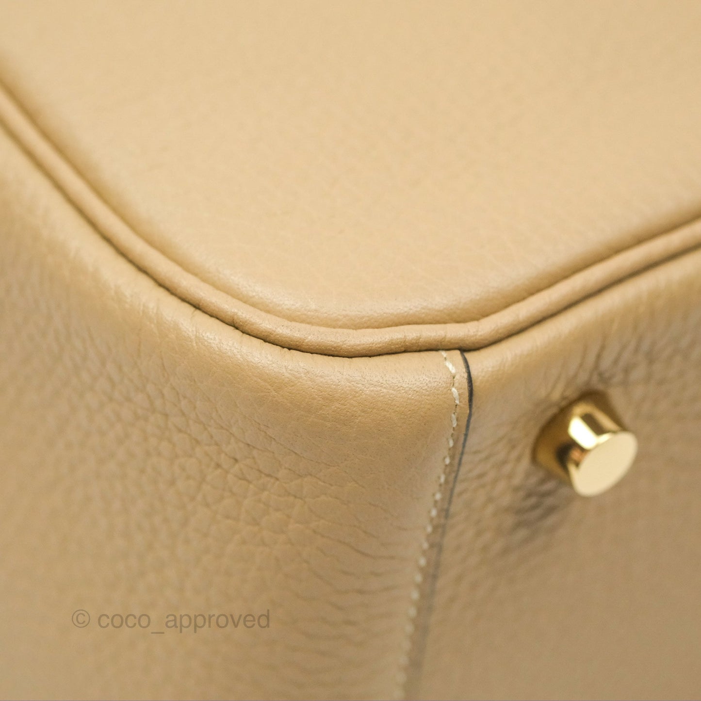 Hermès Lindy 26 Trench Clemence Gold Hardware