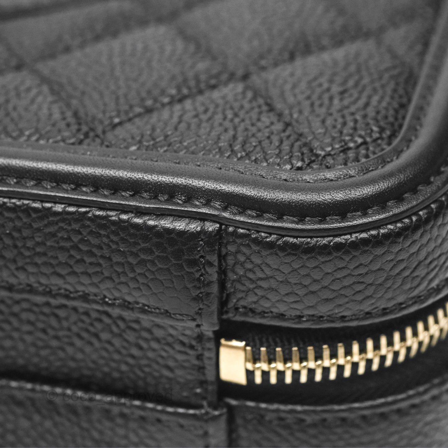Chanel Quilted Medium CC Filigree Vanity Case Black Caviar Aged Gold Hardware