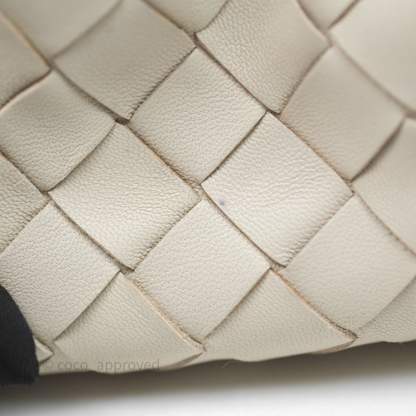 Bottega Veneta Mini Pouch Chalk Intrecciato Calfskin