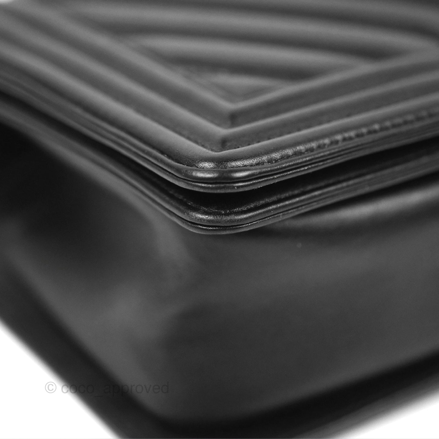 Chanel Medium Boy Chevron Black Calfskin Gold Hardware