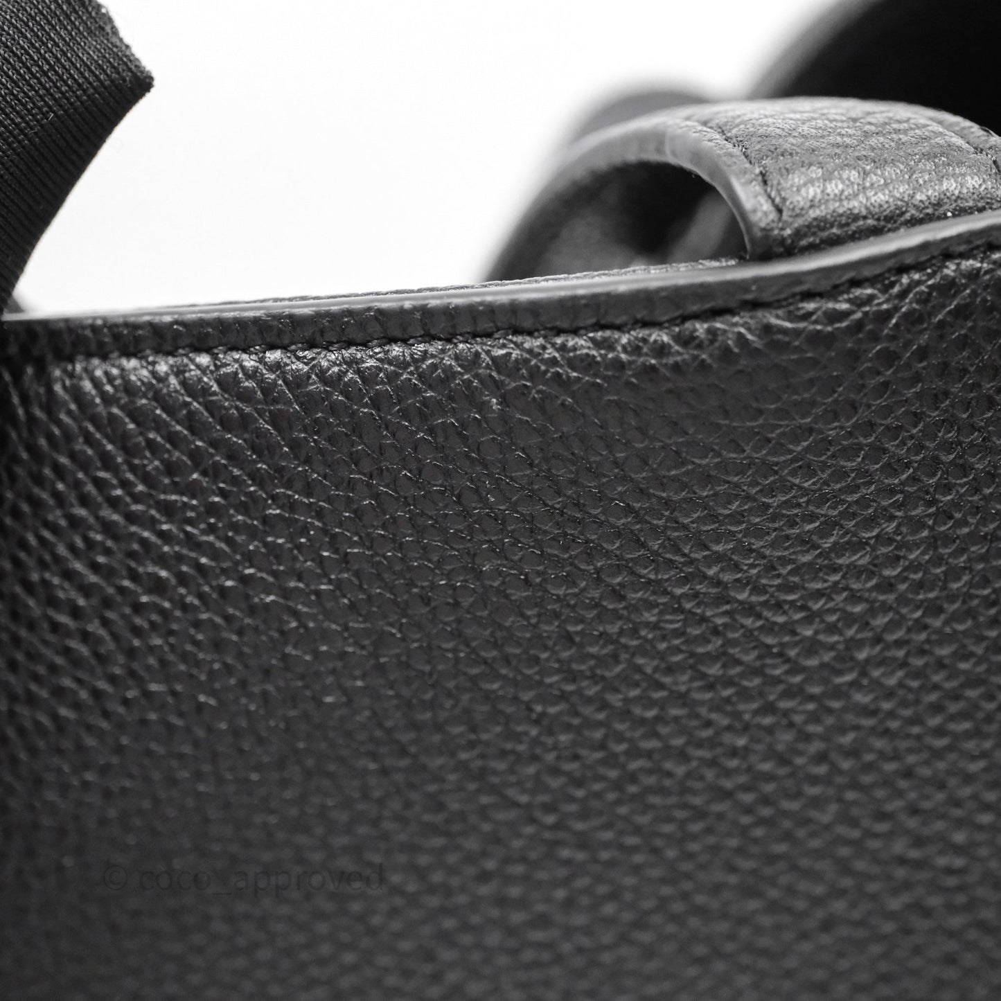 Celine Medium Cabas Anaïs Cuir Triomphe in Grained Calfskin Black
