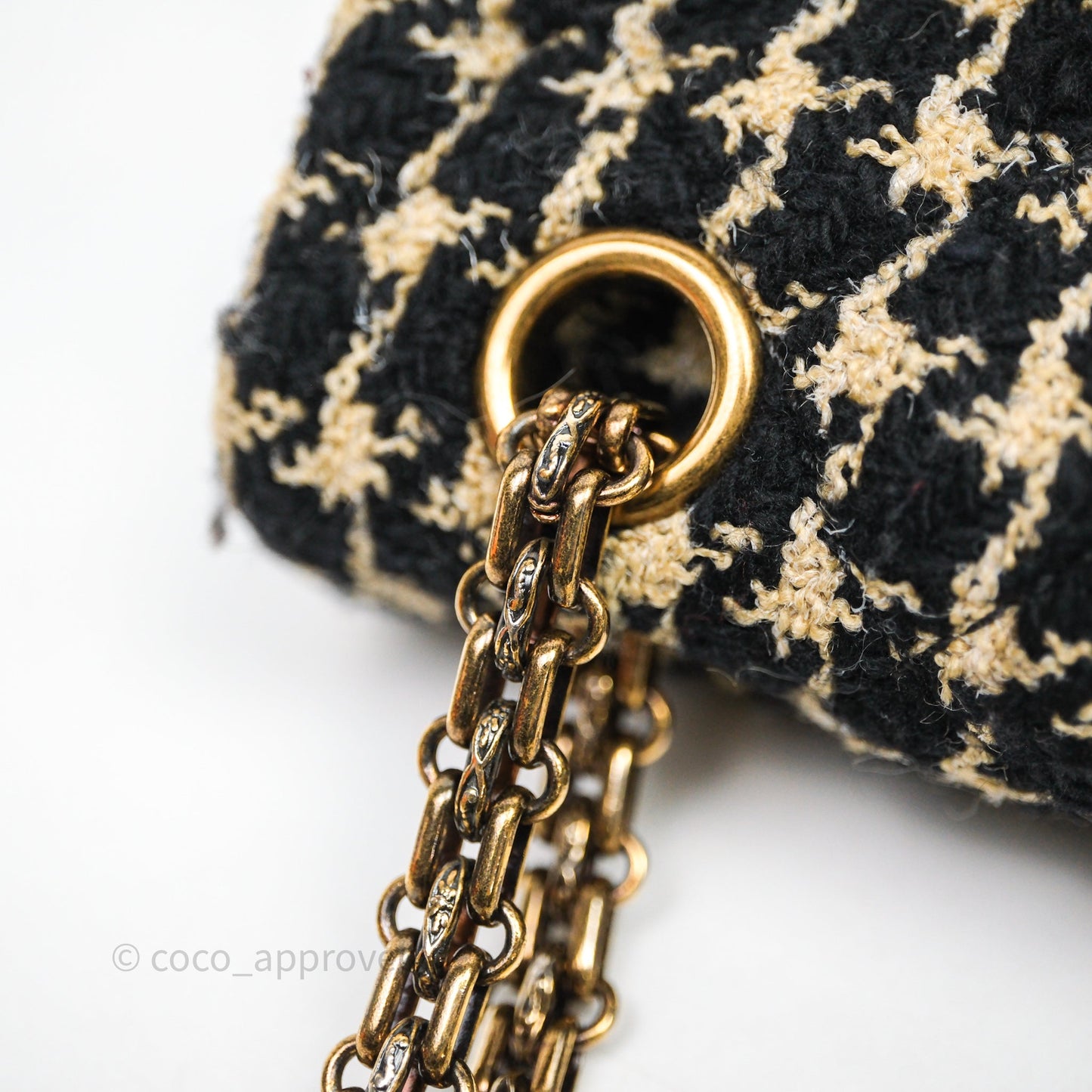 Chanel Reissue 225 Flap Houndstooth Beige Black Fabric Antique Gold Hardware