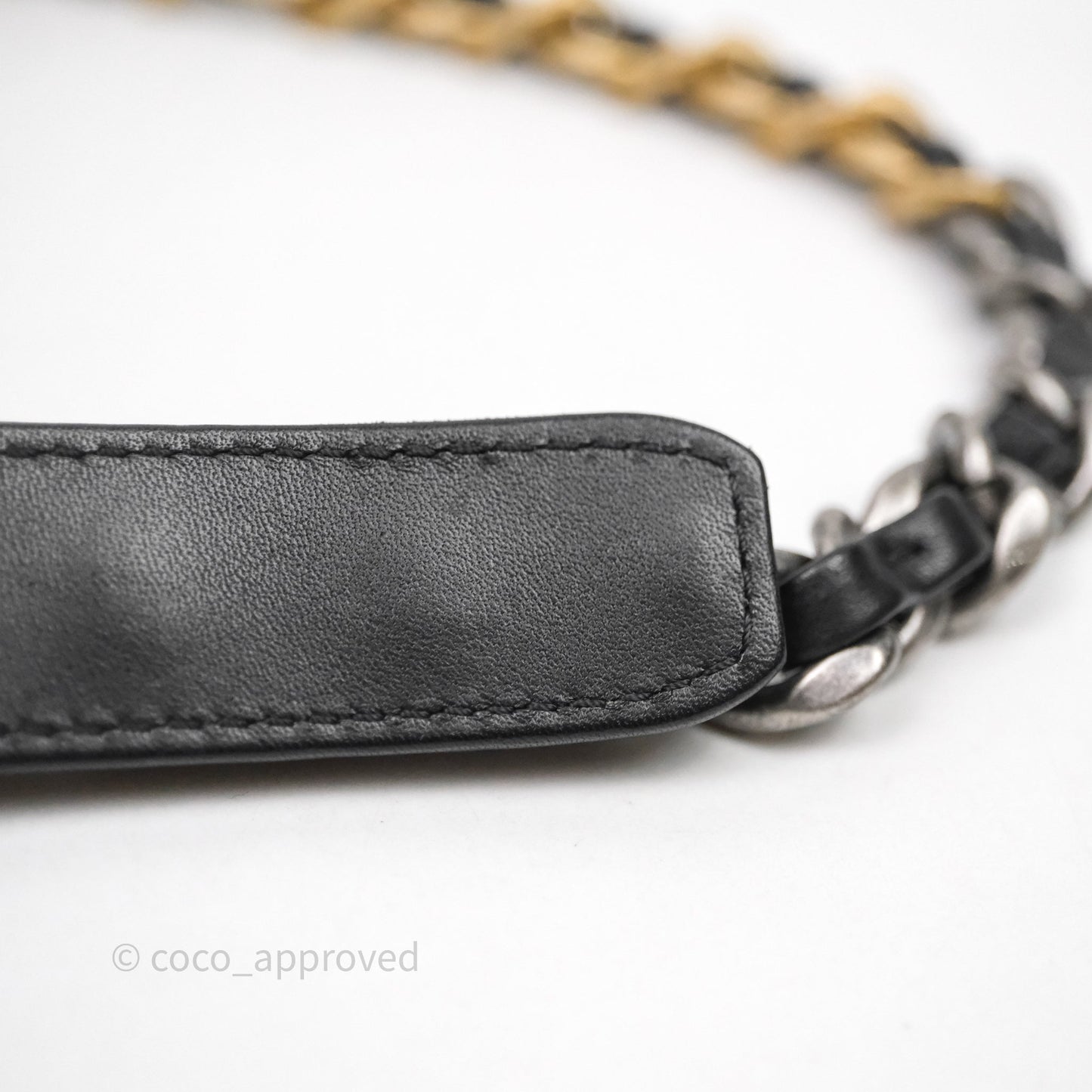 Chanel 19 Small Tweed Houndstooth Black & White Mixed Hardware