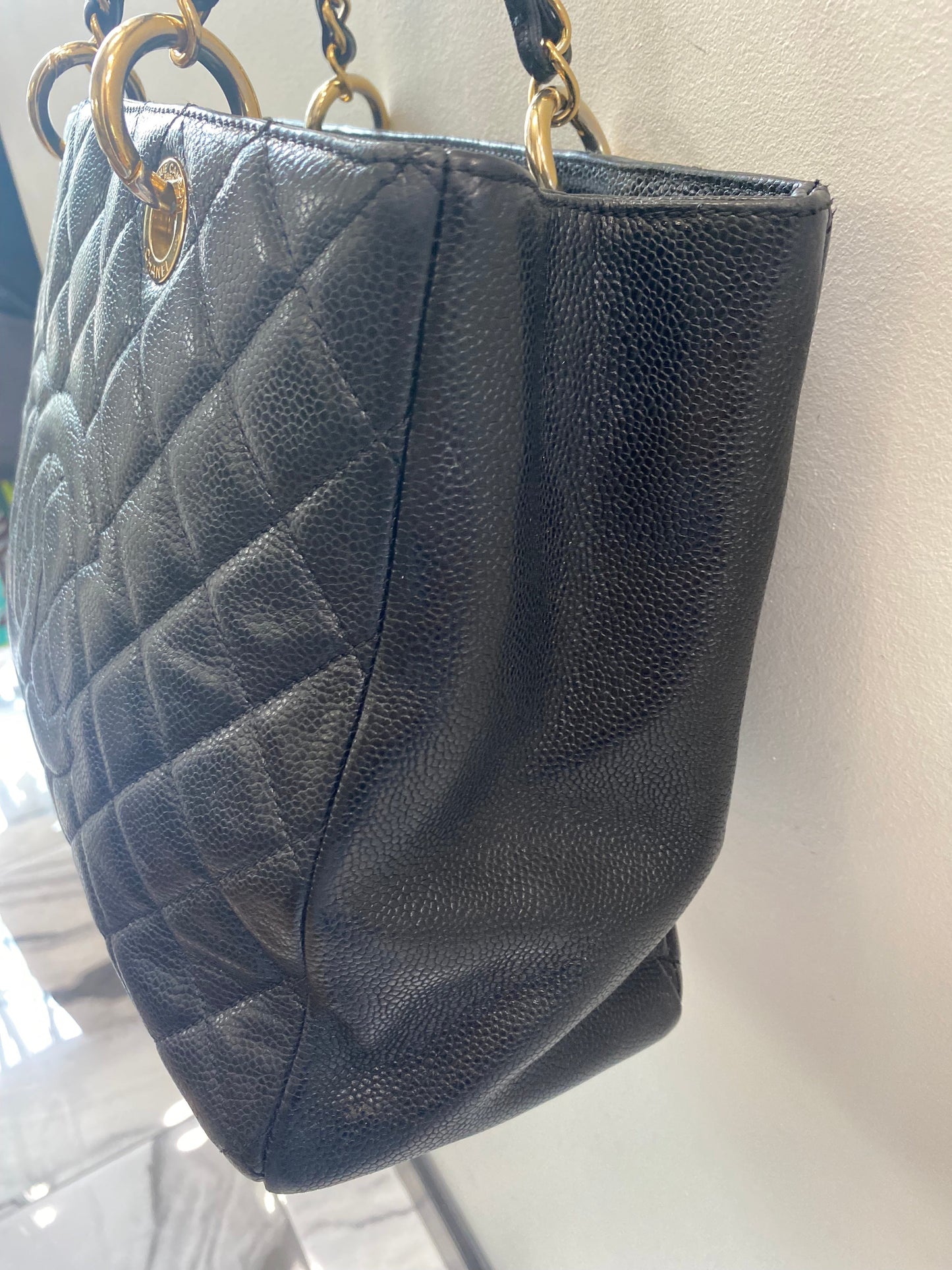 Luxury Chanel CAVIAR QUILTED GRAND SHOPPING TOTE BAG