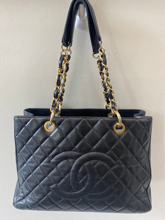 Luxury Chanel CAVIAR QUILTED GRAND SHOPPING TOTE BAG