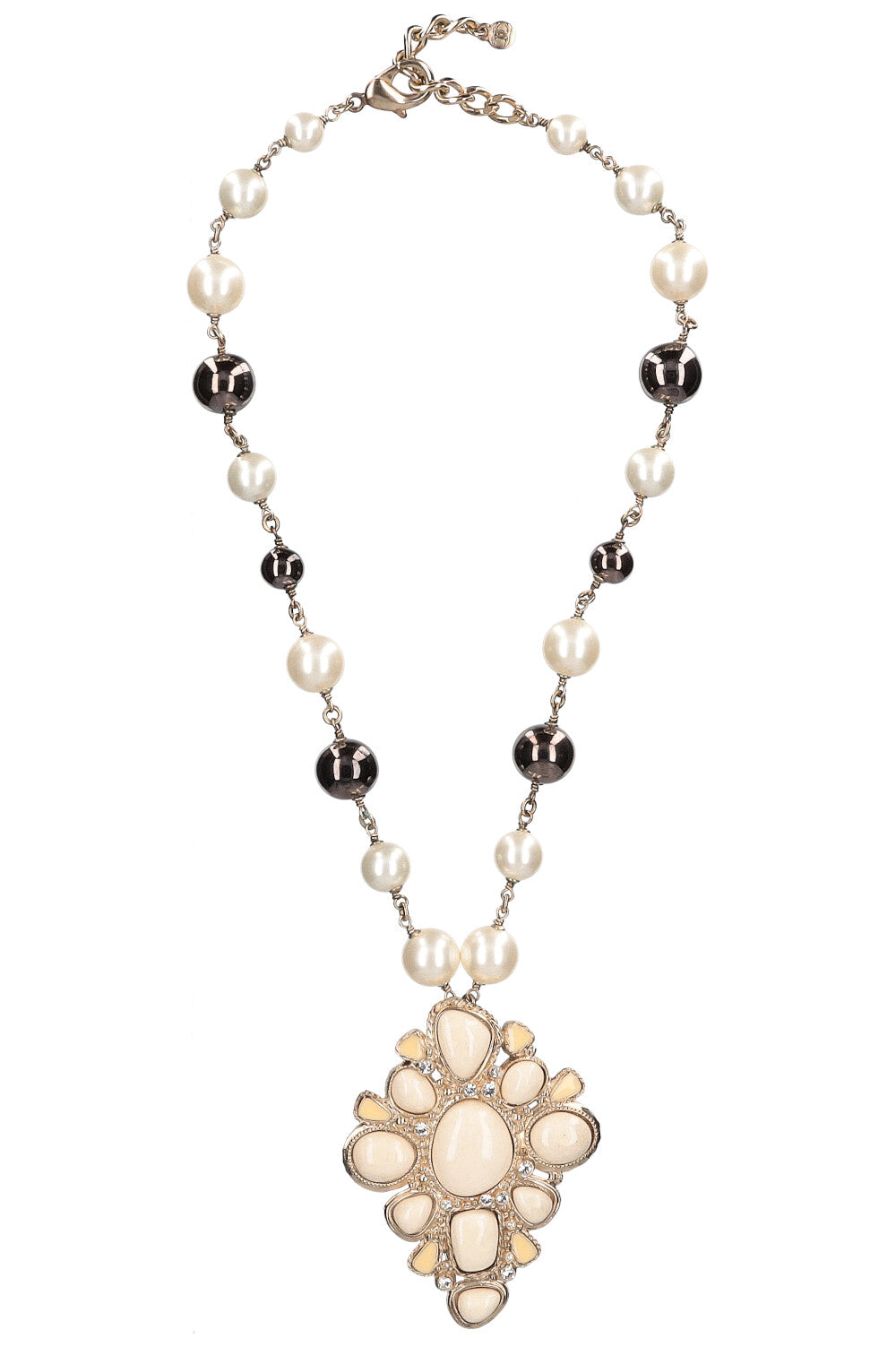 CHANEL Necklace Pearls Brooch Fall 2008