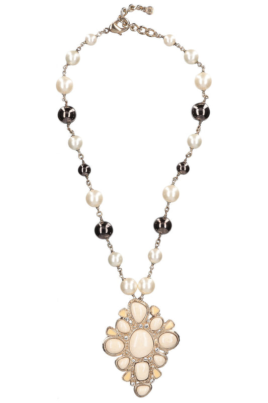 CHANEL Necklace Pearls Brooch Fall 2008