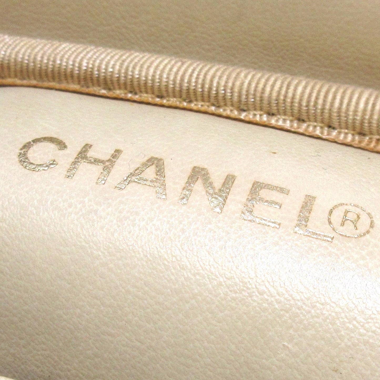 Chanel CC Caviar Vanity Case (SHG-pcfJzn)