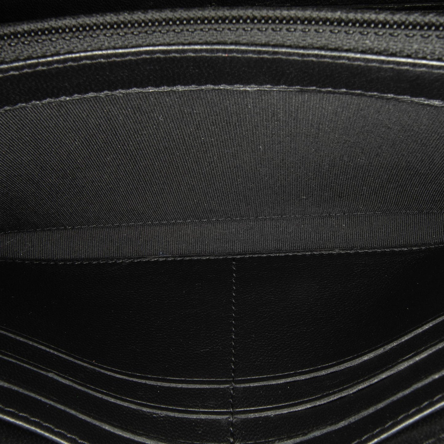 Chanel CC Chevron Lambskin Long Wallet (SHG-GJrUFh)