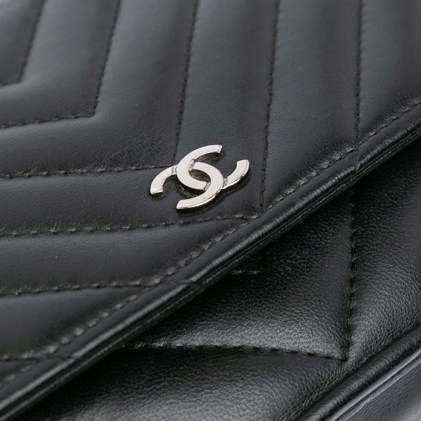 Chanel CC Chevron Lambskin Wallet On Chain