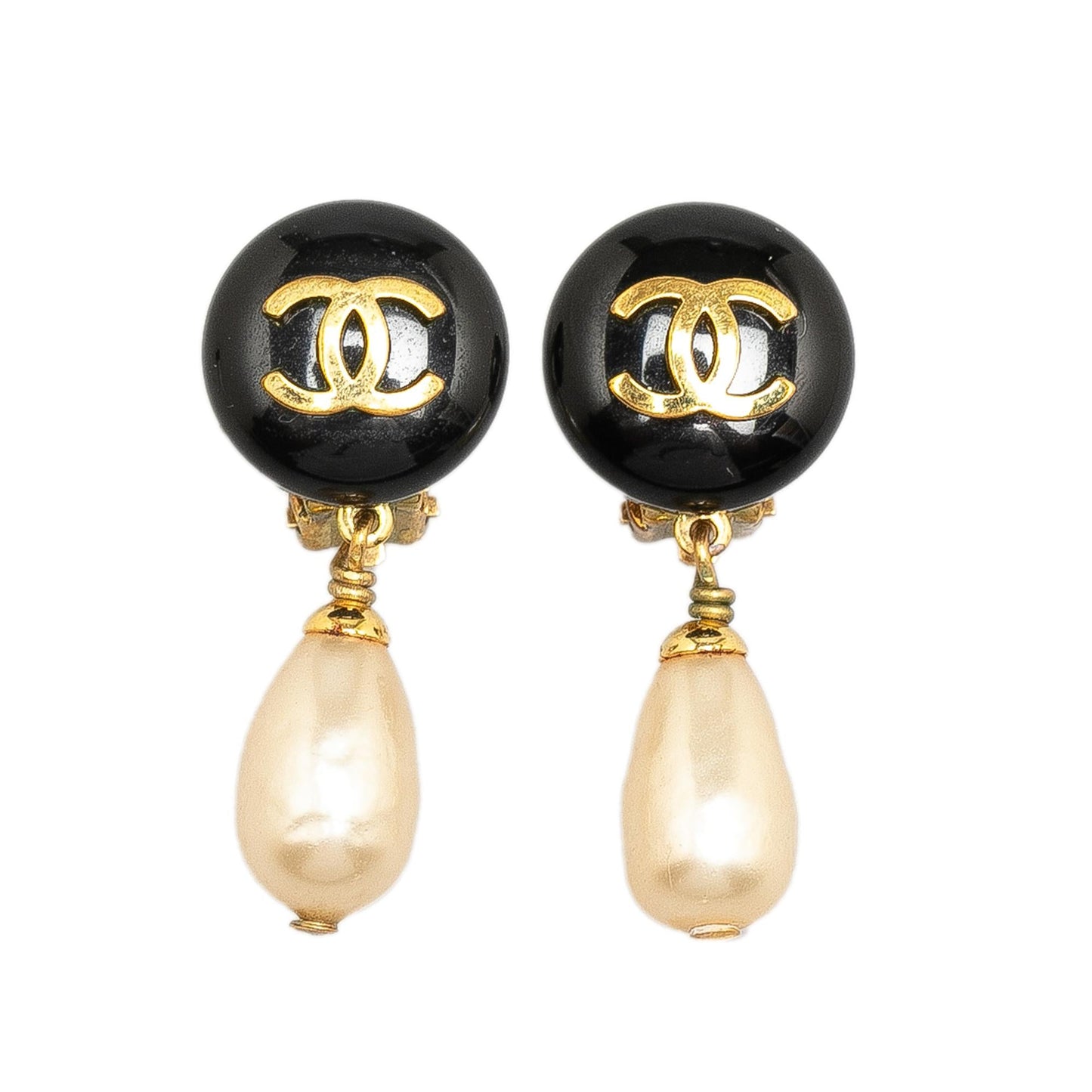 Chanel CC Dangling Faux Pearl Clip on Earrings (SHG-xVB7Y6)