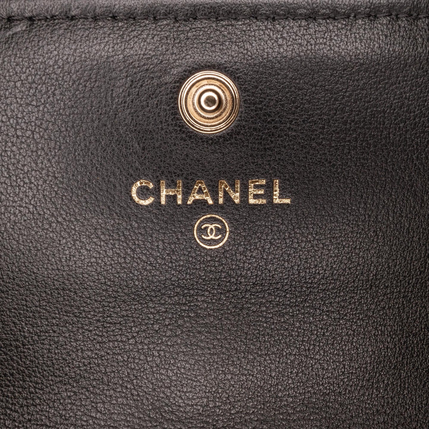 Chanel CC Lambskin About Pearls Card Holder On Chain (SHG-viiUda)