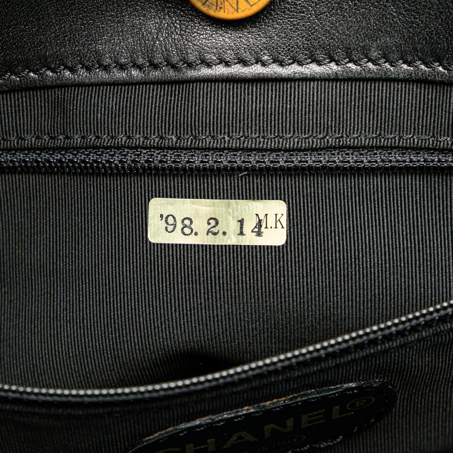 Chanel CC Lambskin Tote Bag (SHG-R6lAw8)