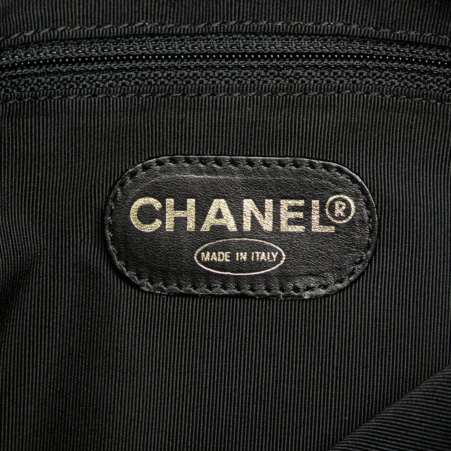 Chanel CC Lambskin Tote (SHG-cIhGx5)
