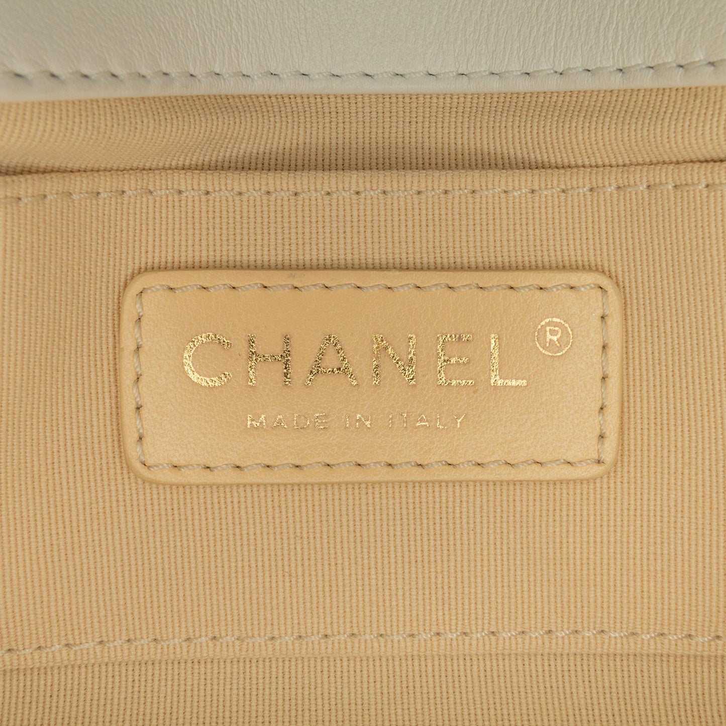 Chanel CC Quilted Lambskin Flap (SHG-8guI4k)