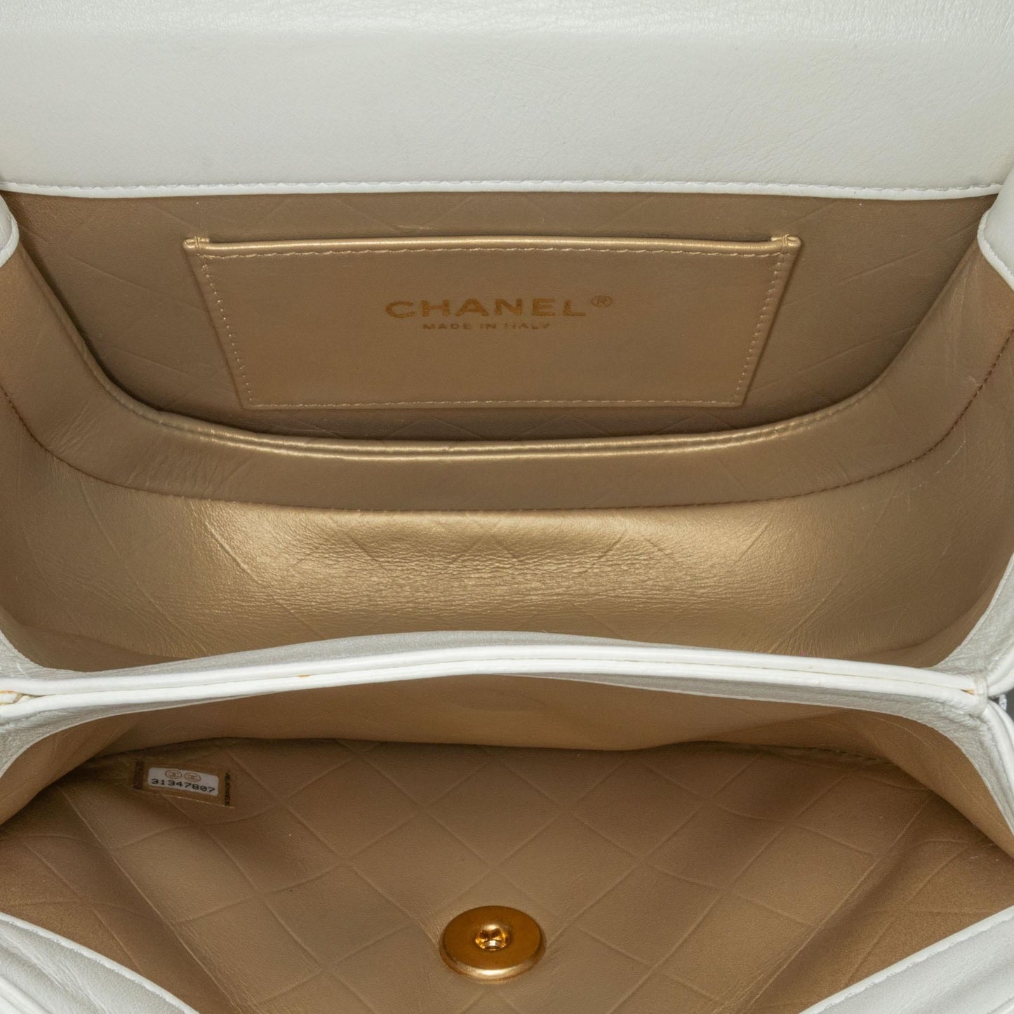 Chanel CC Quilted Lambskin Round Moon Messenger Flap (SHG-ZHZyok)