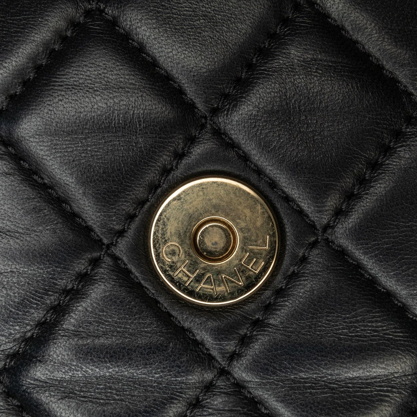 Chanel CC Quilted Lambskin Westminster Pearl Flap (SHG-gi93nx)