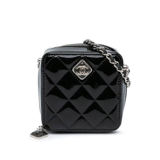 Luxury Chanel CC Quilted Patent Clutch With Chain (SHG-s2IpIR)