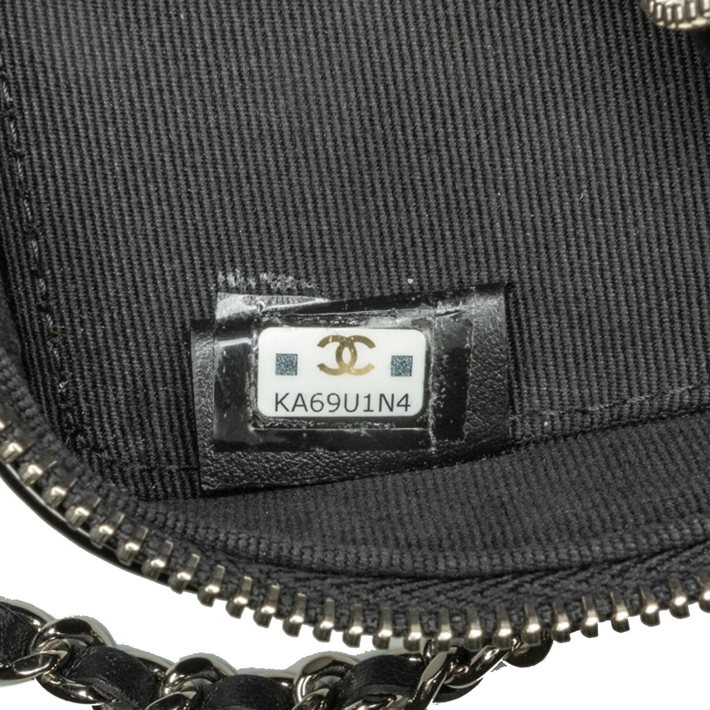 Chanel CC Quilted Patent Clutch With Chain (SHG-ROhwQv)