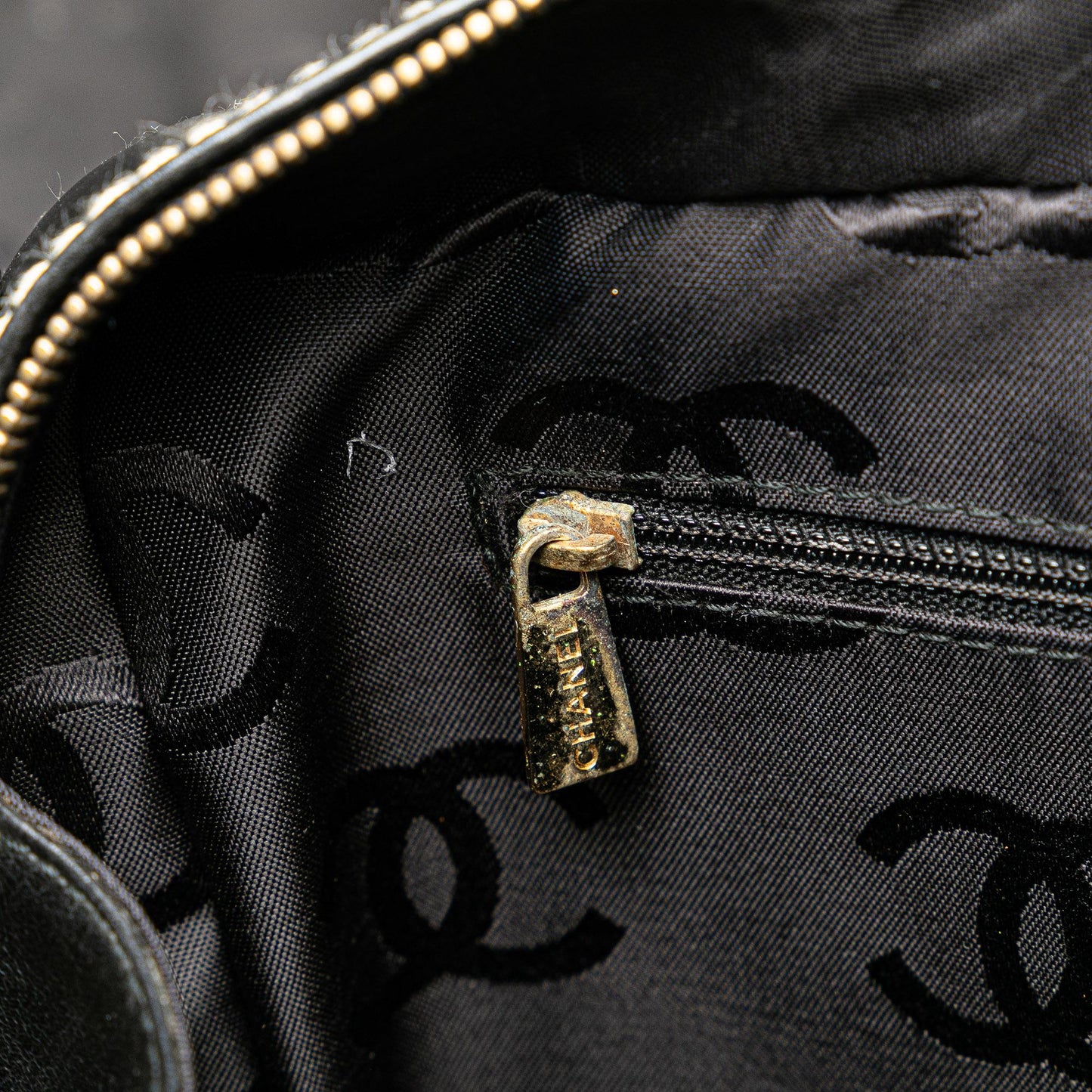 Chanel CC Wild Stitch Lambskin Handbag (SHG-SgvNml)