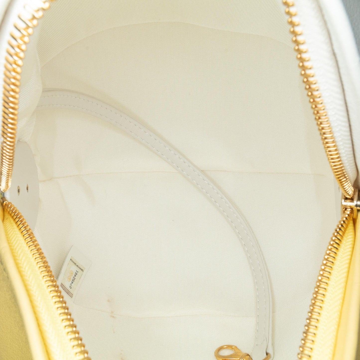 Chanel Calfskin Coco Beach Ball Bag (SHG-OiUAww)