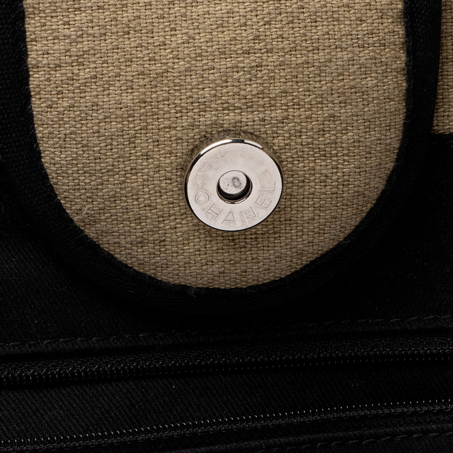 Chanel Canvas Deauville Medium Tote (SHF-SYyjAd)