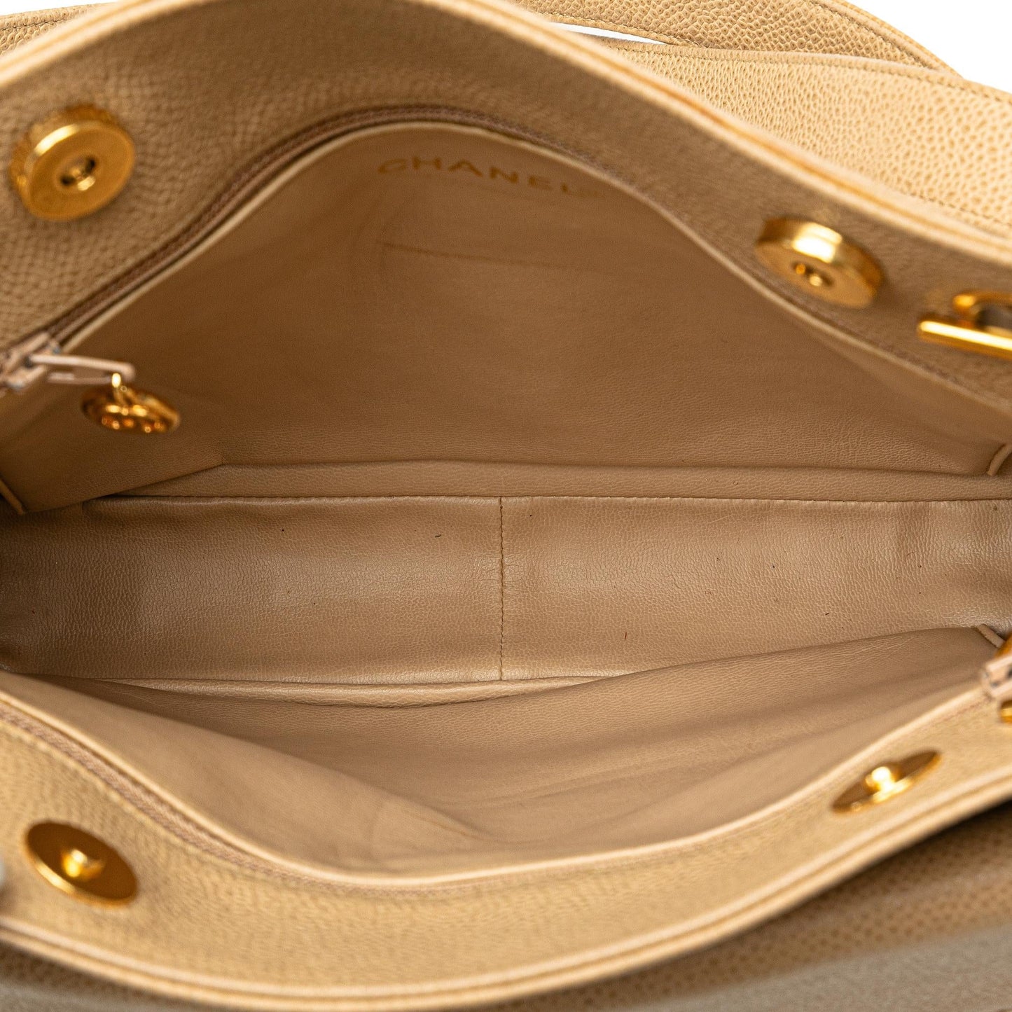 Chanel Caviar Front Pocket Chain Shoulder Bag (SHG-C0RSAf)