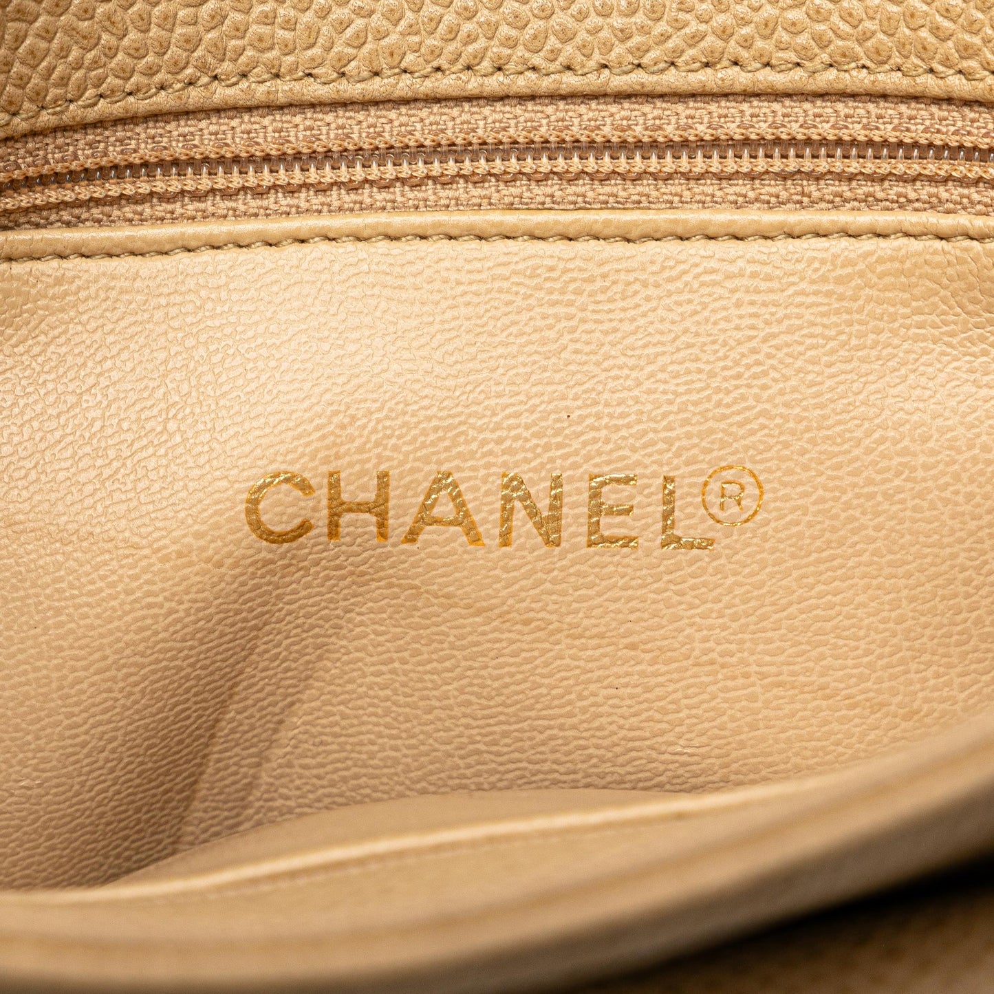 Chanel Caviar Front Pocket Chain Shoulder Bag (SHG-xhb7Aj)