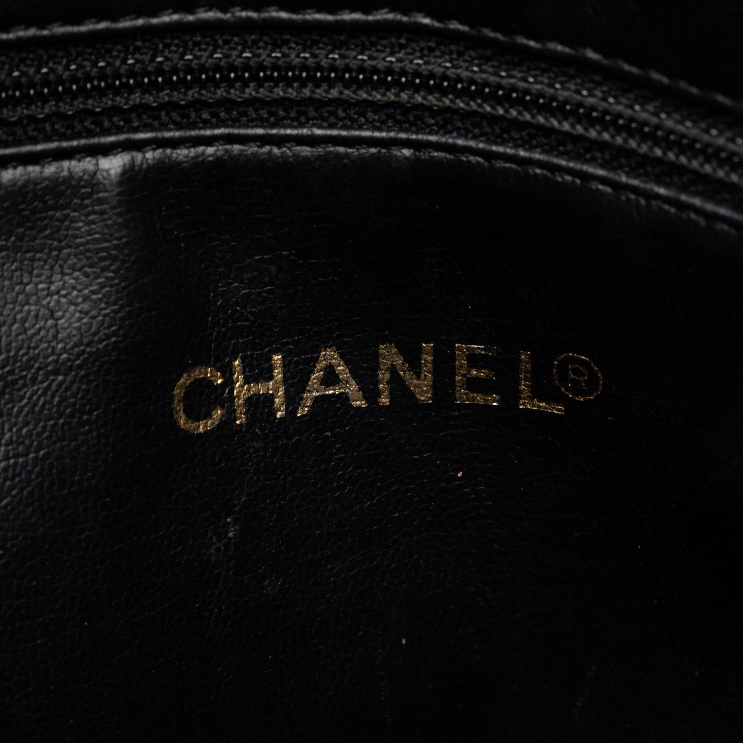 Chanel Caviar Front Pocket Chain Tote (SHG-XrkGWG)