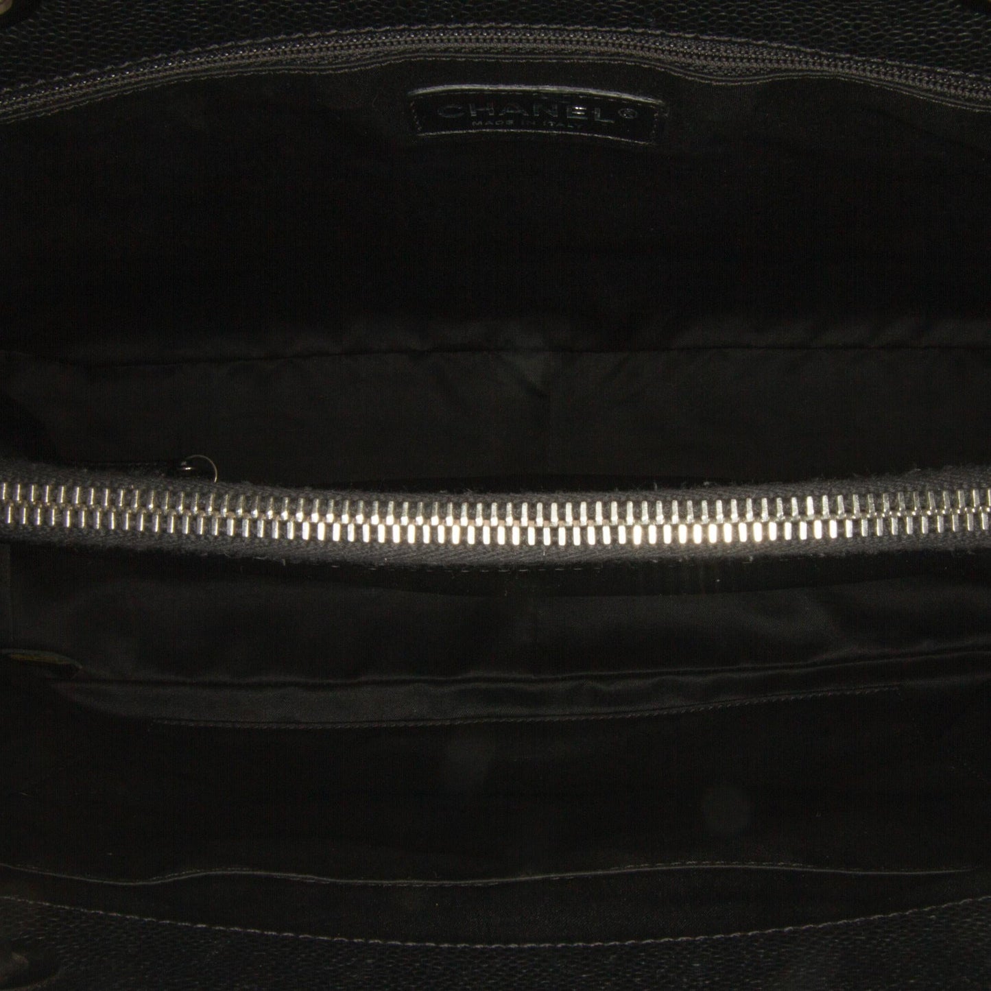 Chanel Caviar Grand Shopping Tote (SHG-TkcRLP)