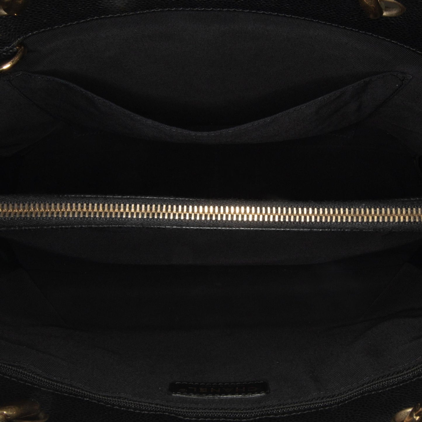 Chanel Caviar Grand Shopping Tote (SHG-uwjTqA)