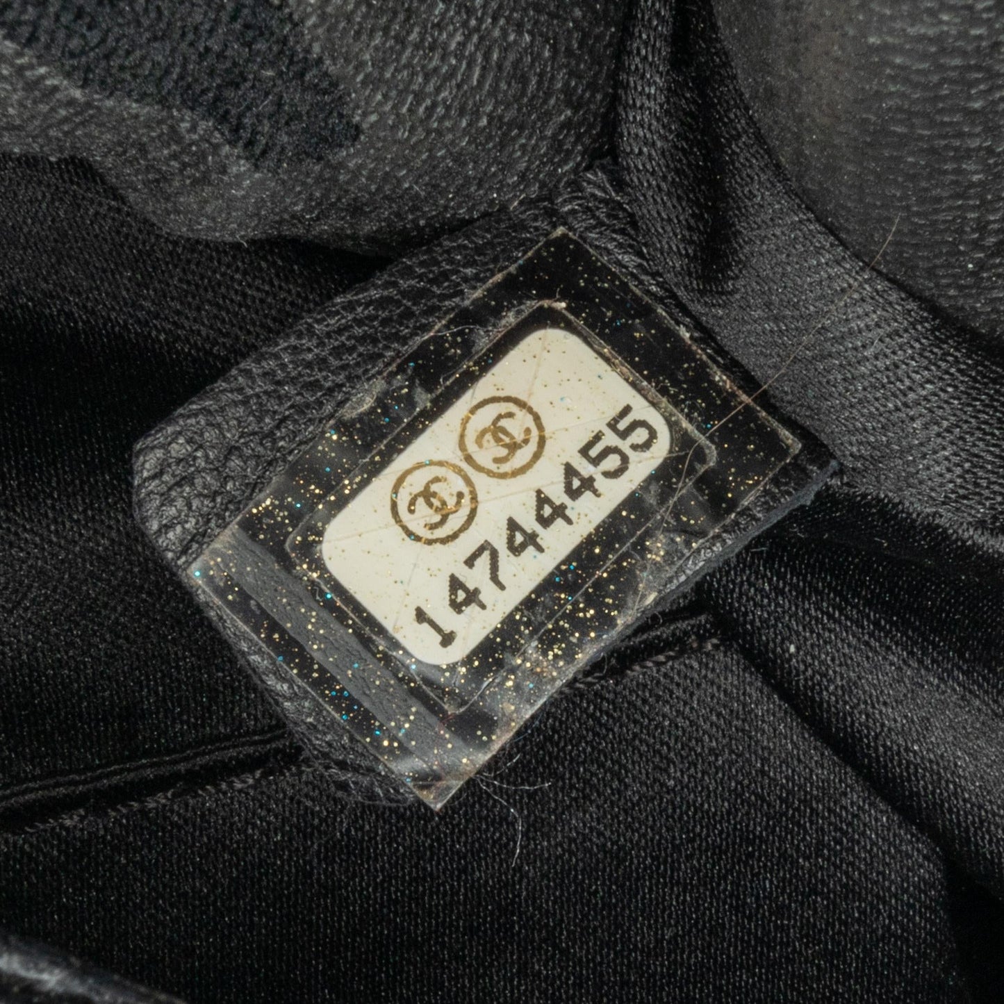 Chanel Caviar Grand Shopping Tote (SHG-Ae5e3I)