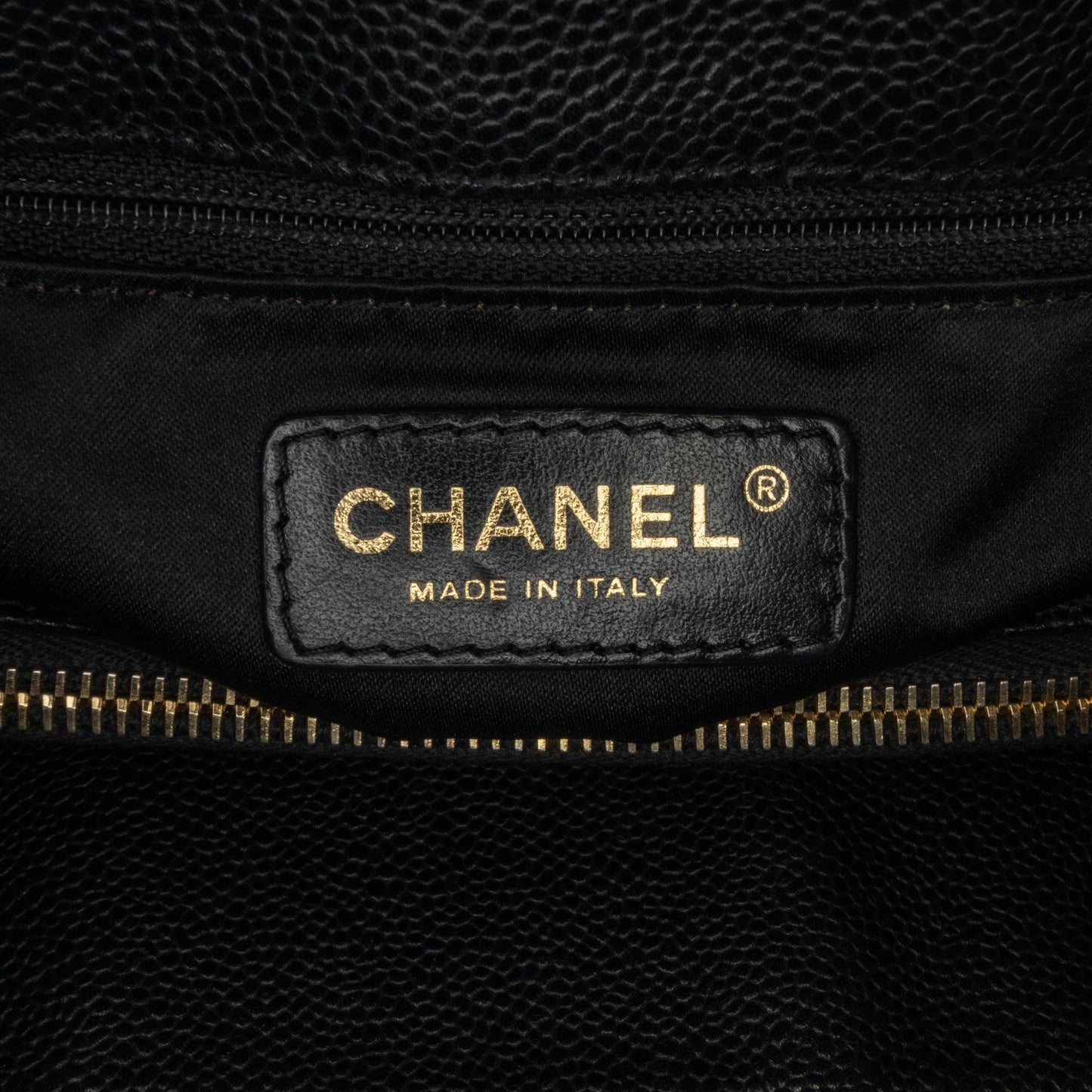 Chanel Caviar Grand Shopping Tote (SHG-8A60Nv)